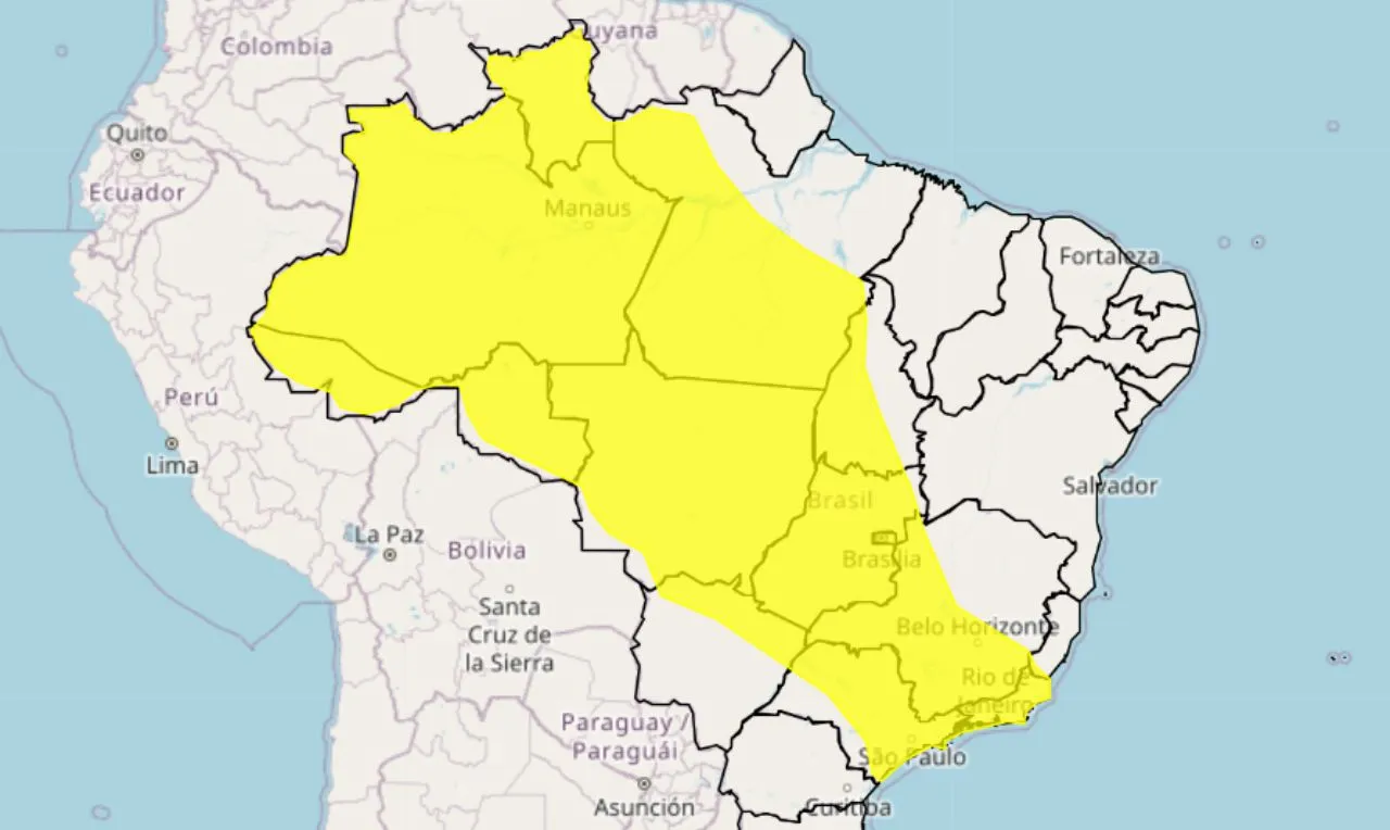 A imagem mostra as áreas em alerta para chuva intensa em muitas áreas do Brasil
